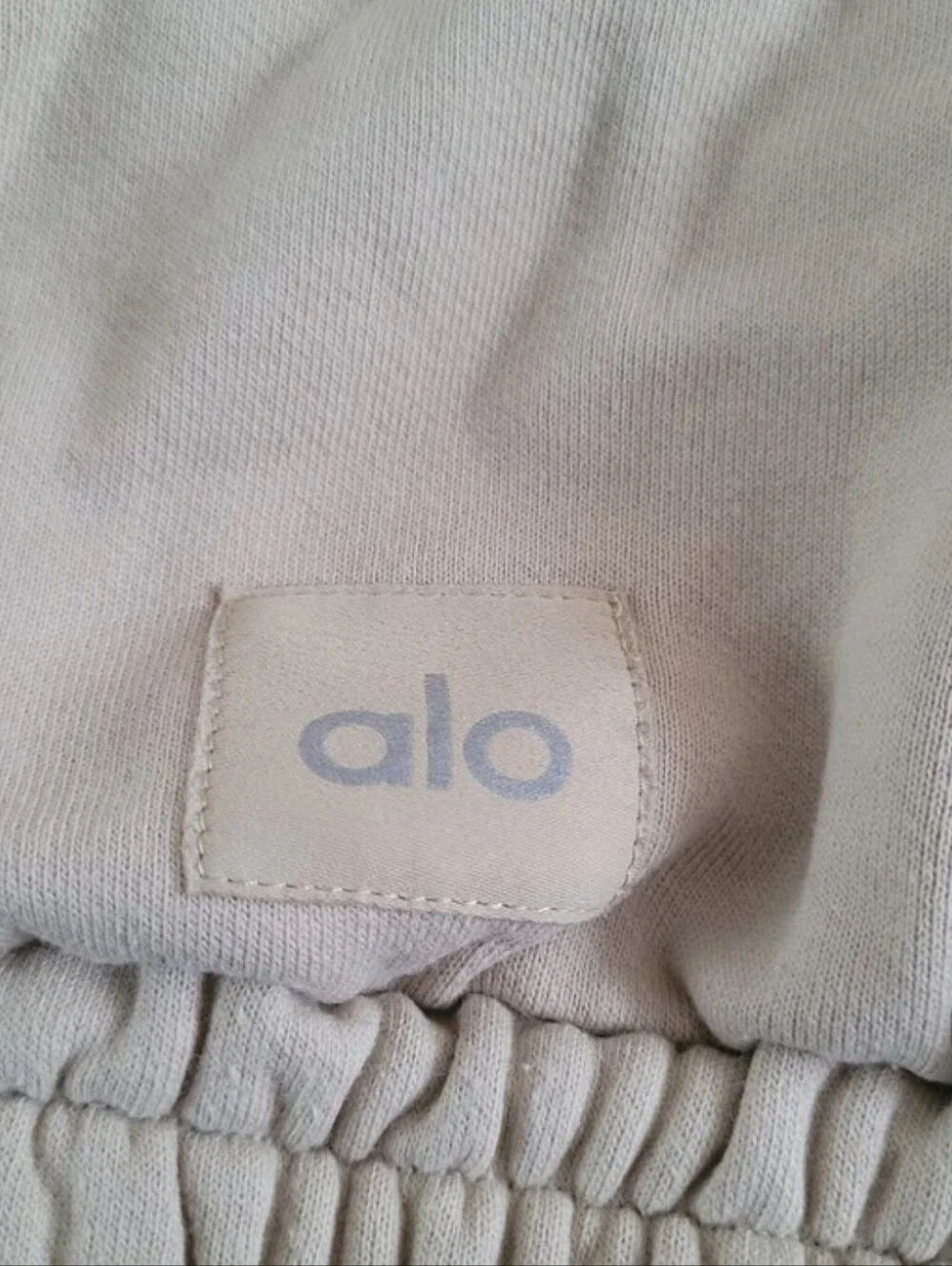 ALO YOGA SCOOP NECK SWEATSHIRT BRA